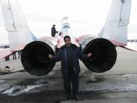 Tourist from Saudi Arabia near MiG-29